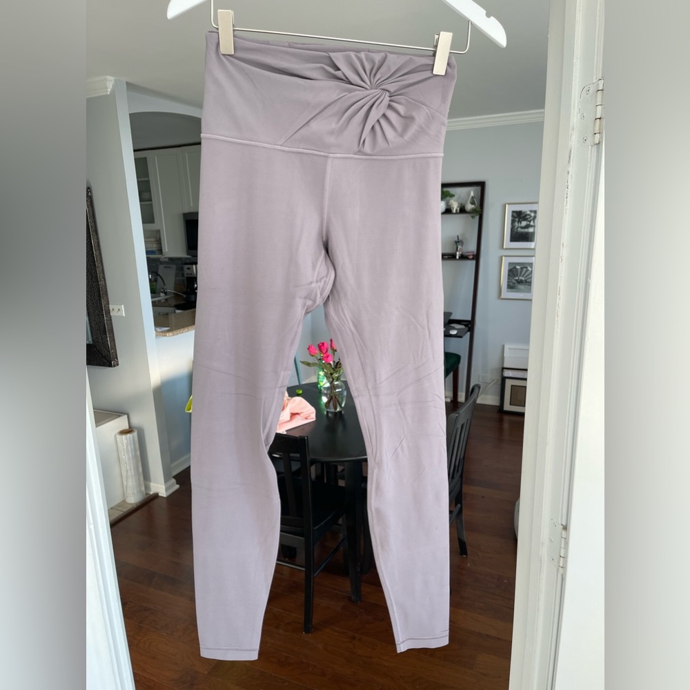 Lululemon lavender align leggings, twisted waist size 6